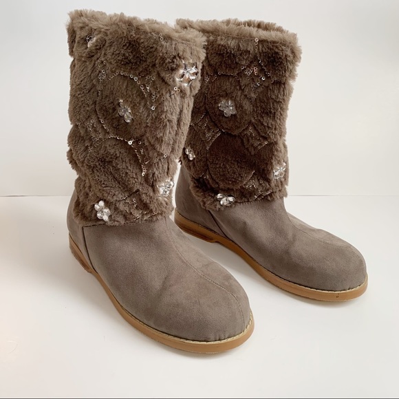 Joan Boyce Faux Fur Boot, Quilted, Jeweled, Pull on, Gray, Size 7.5 - Picture 1 of 7